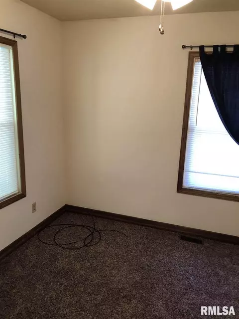 2552 S 10th St, Springfield, IL 62703 photo 4