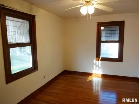 2006 Hood St, Springfield, IL 62703 photo 11