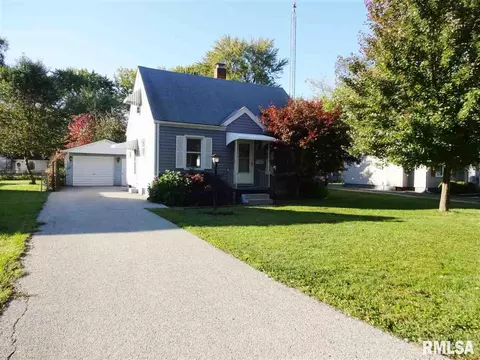 2006 Hood St, Springfield, IL 62703 photo 2