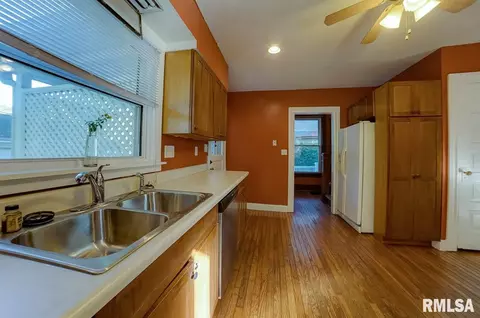 1501 S Holmes Ave, Springfield, IL 62704 photo 17