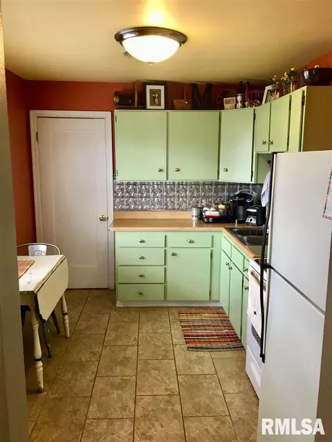 2361 S Spring St, Springfield, IL 62704 photo 9
