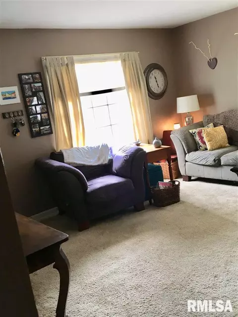 2361 S Spring St, Springfield, IL 62704 photo 5