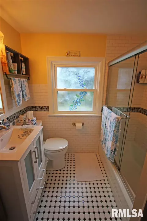 1516 W Edwards St, Springfield, IL 62704 photo 8