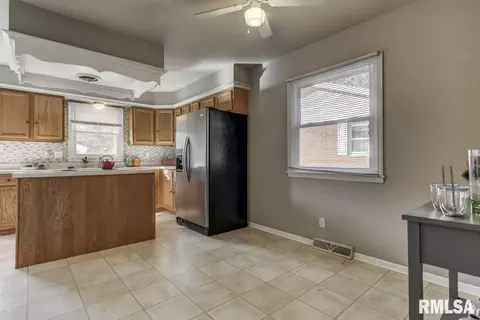 2445 Parkview Dr, Springfield, IL 62704 photo 14