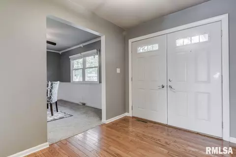 2445 Parkview Dr, Springfield, IL 62704 photo 2