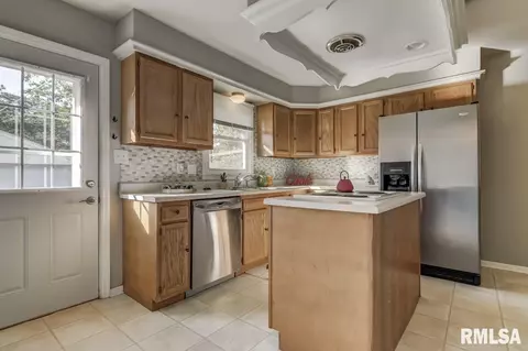2445 Parkview Dr, Springfield, IL 62704 photo 9