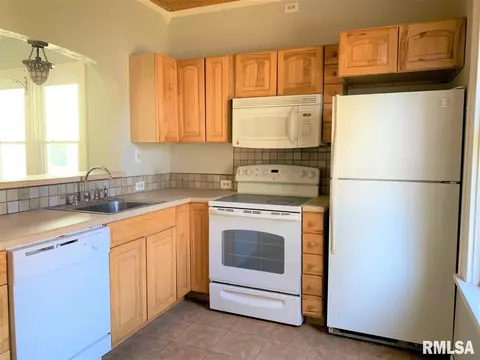2138 N 5th St, Springfield, IL 62702 photo 5