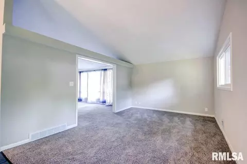 2213 Fairway Dr, Springfield, IL 62704 photo 9
