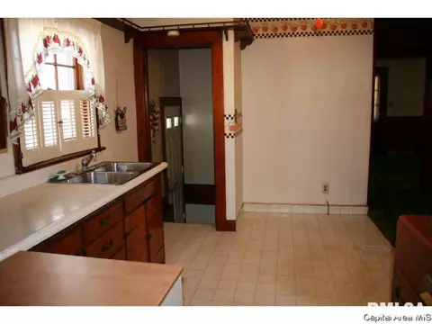 2349 S 7th St, Springfield, IL 62703 photo 9
