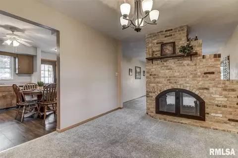 2424 Parkview Dr, Springfield, IL 62704 photo 3