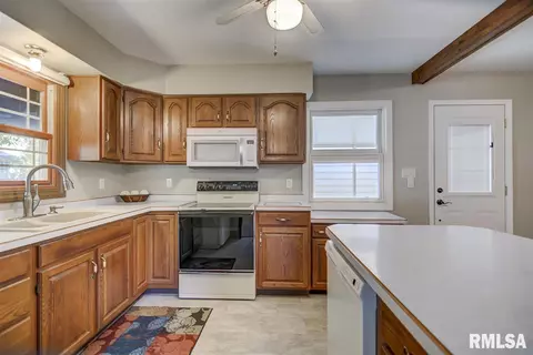 2256 Watch Ave, Springfield, IL 62702 photo 8
