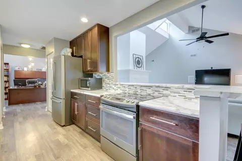 9 Hyde Park Park, Springfield, IL 62703 photo 11