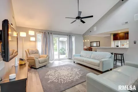 9 Hyde Park Park, Springfield, IL 62703 photo 8