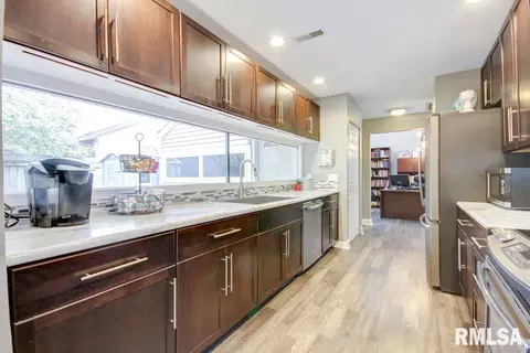 9 Hyde Park Park, Springfield, IL 62703 photo 10