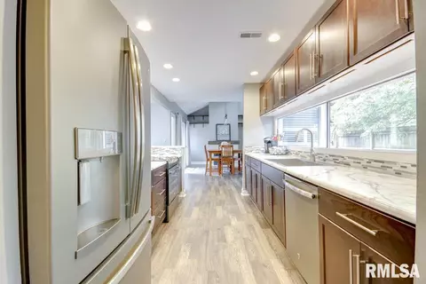 9 Hyde Park Park, Springfield, IL 62703 photo 9