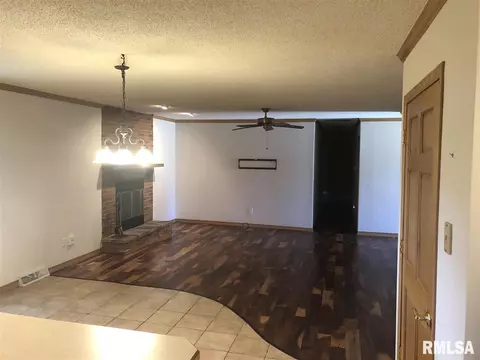 59 Roundtable Rd, Springfield, IL 62704 photo 8