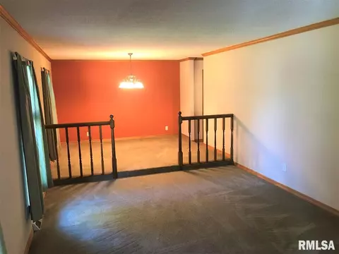 59 Roundtable Rd, Springfield, IL 62704 photo 2