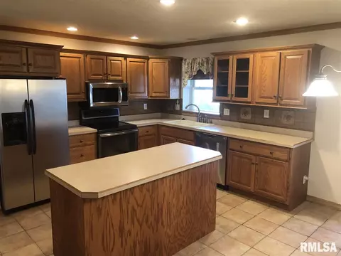 59 Roundtable Rd, Springfield, IL 62704 photo 4