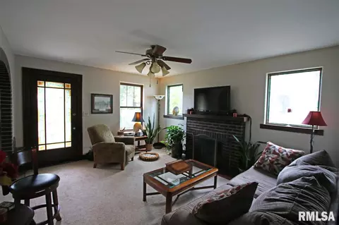 1836 S Spring St, Springfield, IL 62704 photo 14