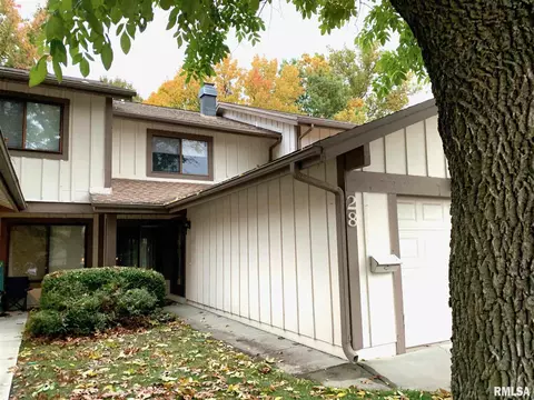 28 Oakbend Ct, Springfield, IL 62704 photo 2