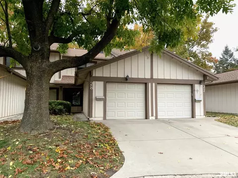 28 Oakbend Ct, Springfield, IL 62704 photo 1