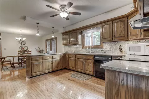 224 Old Tippecanoe Dr, Springfield, IL 62711 photo 7
