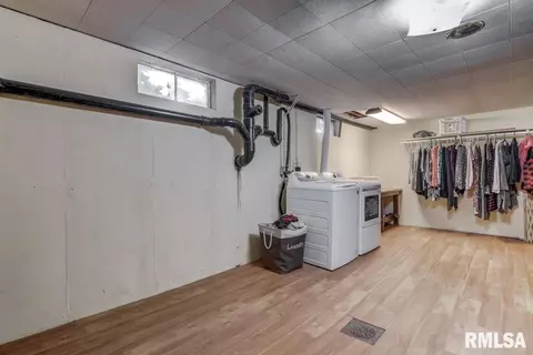 217 Quarterstaff Rd, Springfield, IL 62704 photo 32