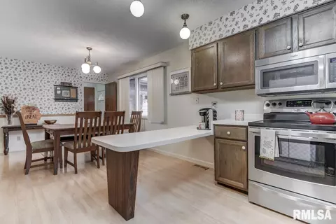 217 Quarterstaff Rd, Springfield, IL 62704 photo 10
