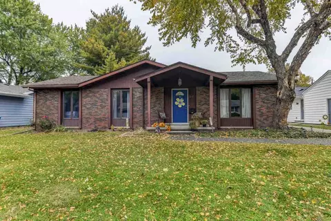 217 Quarterstaff Rd, Springfield, IL 62704 photo 1