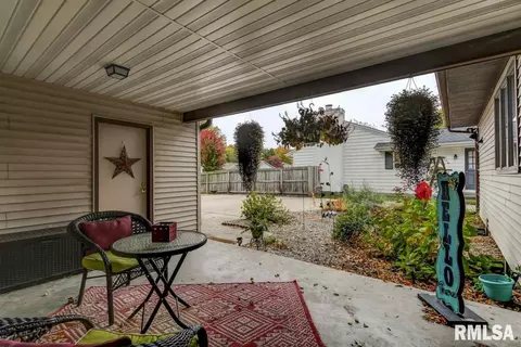 217 Quarterstaff Rd, Springfield, IL 62704 photo 35