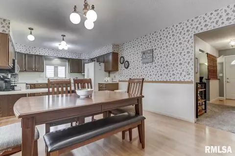 217 Quarterstaff Rd, Springfield, IL 62704 photo 14