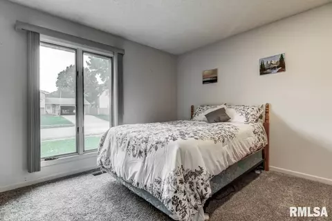 217 Quarterstaff Rd, Springfield, IL 62704 photo 21