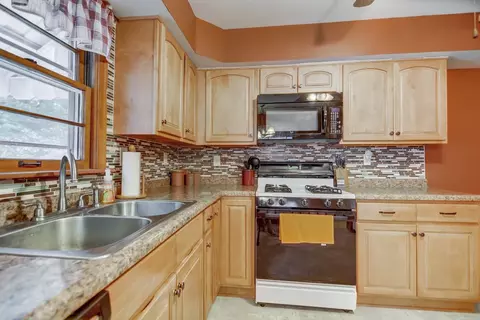 1227 N Rutledge St, Springfield, IL 62702 photo 9