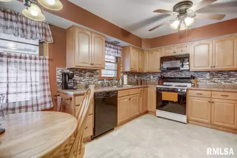 1227 N Rutledge St, Springfield, IL 62702 photo 11