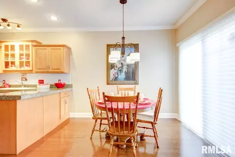 821 Colorado Ct, Springfield, IL 62711 photo 8