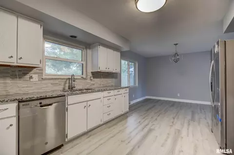 30 Andover Dr, Springfield, IL 62704 photo 9