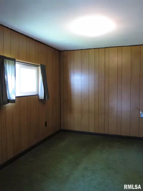 1237 N 2nd St, Riverton, IL 62561 photo 5