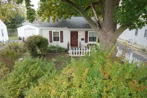 6 St James Ct, Springfield, IL 62703 photo 2