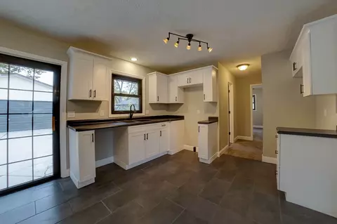 1812 Wolfe St, Springfield, IL 62702 photo 9