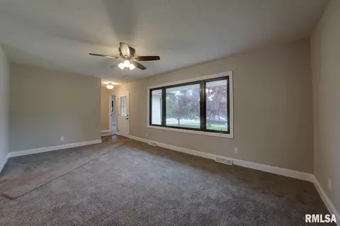 1812 Wolfe St, Springfield, IL 62702 photo 6