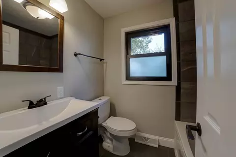1812 Wolfe St, Springfield, IL 62702 photo 11