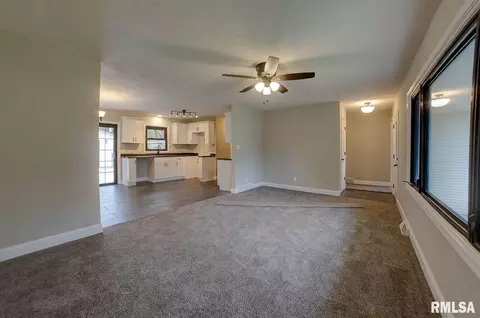 1812 Wolfe St, Springfield, IL 62702 photo 5