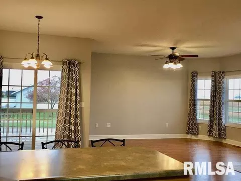 232 Independence Blvd, Chatham, IL 62629 photo 10
