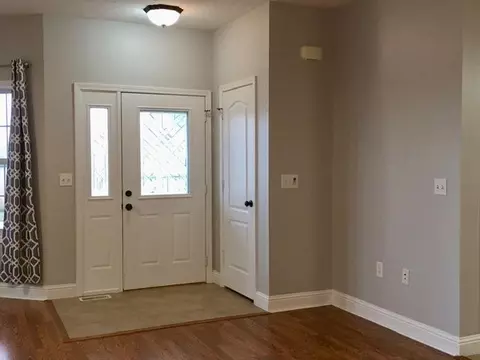 232 Independence Blvd, Chatham, IL 62629 photo 2