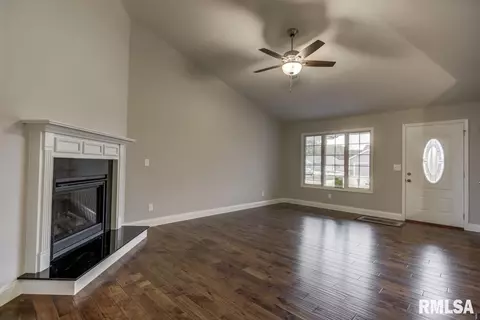 1403 Winston Dr, Springfield, IL 62711 photo 4