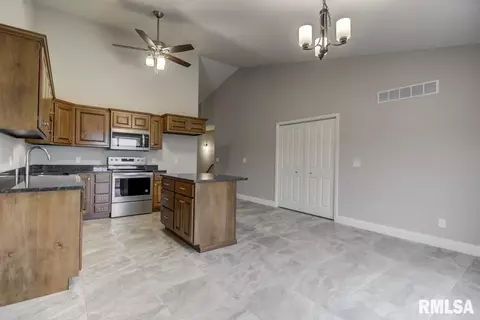1403 Winston Dr, Springfield, IL 62711 photo 8