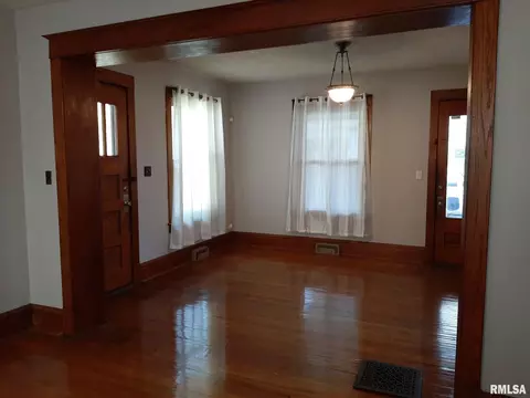 1911 S 4th St, Springfield, IL 62703 photo 9