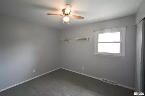 32 Crusaders Rd, Springfield, IL 62704 photo 8