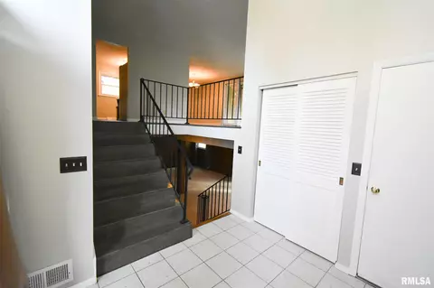 32 Crusaders Rd, Springfield, IL 62704 photo 2