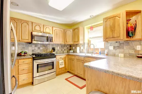 4628 Barrington Dr, Springfield, IL 62711 photo 12